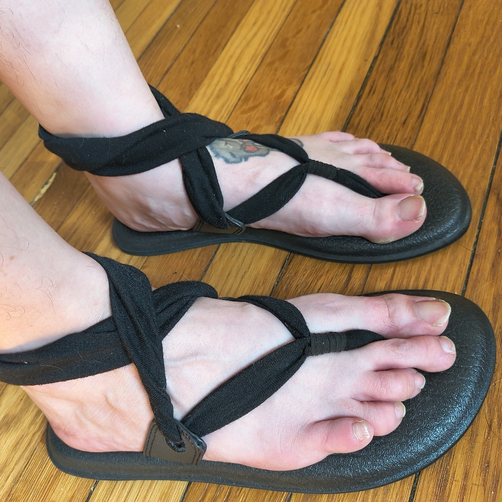 Sanuk Black Wrap Sandals